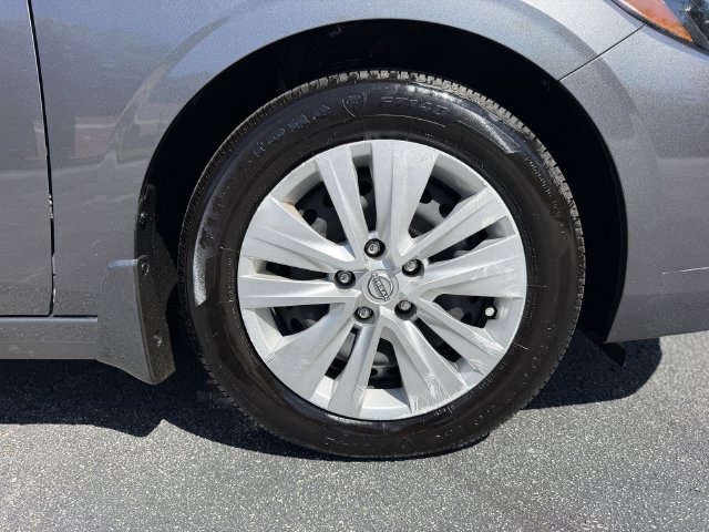 Used 2025 Nissan Sentra S FWD image 46