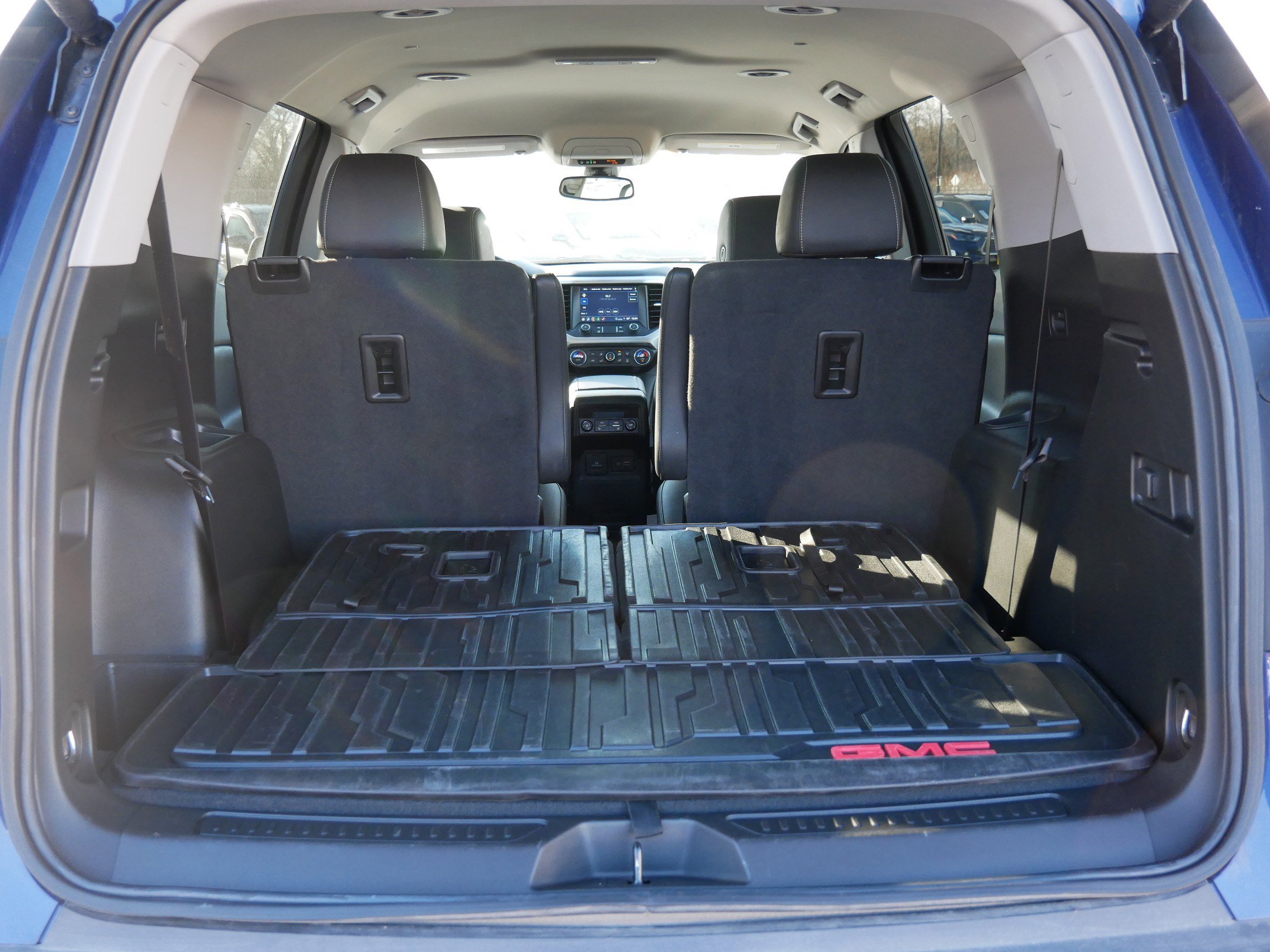 Used 2023 GMC Acadia SLT w/ Technology Package image 18