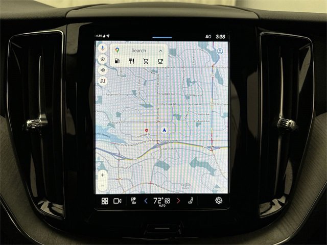 Certified 2025 Volvo XC60 B5 Plus w/ Climate Package image 18