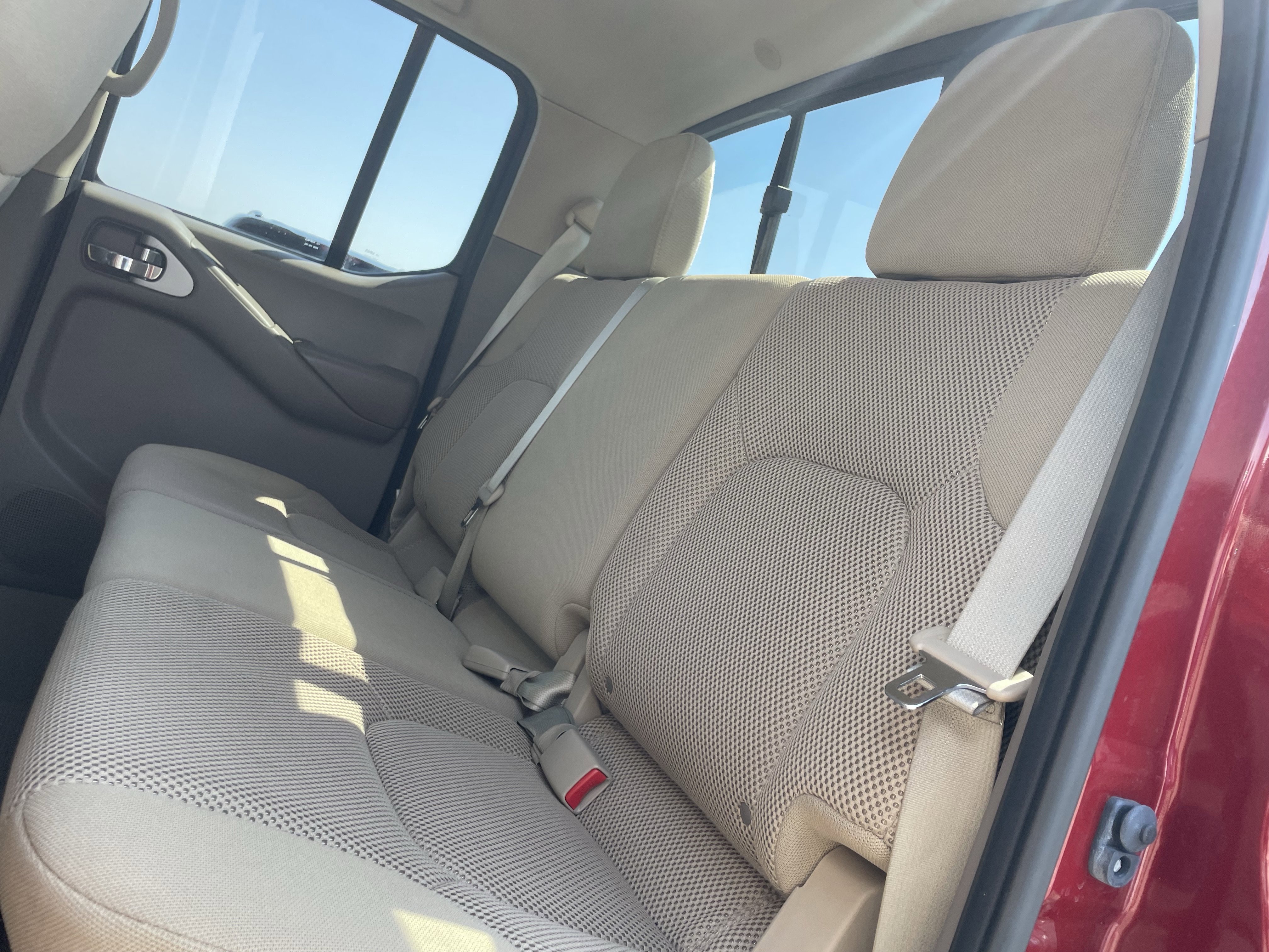 Used 2018 Nissan Frontier SV image 13