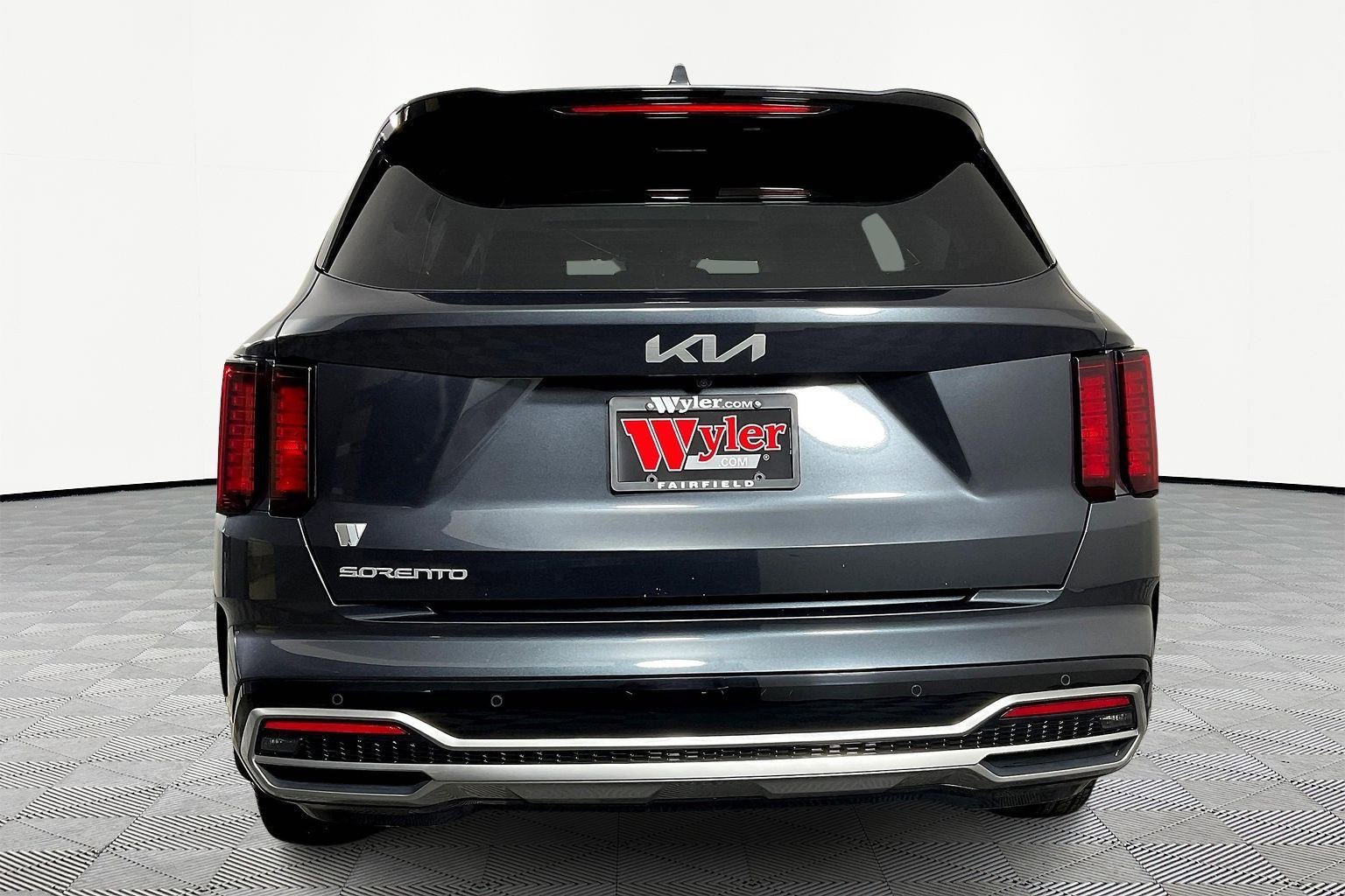 Certified 2023 Kia Sorento S w/ Panoramic Sunroof Package image 5