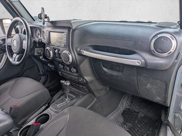Used 2015 Jeep Wrangler Unlimited Rubicon w/ Connectivity Group image 15