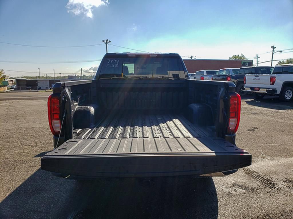 New 2026 GMC Sierra 1500 SLE image 5