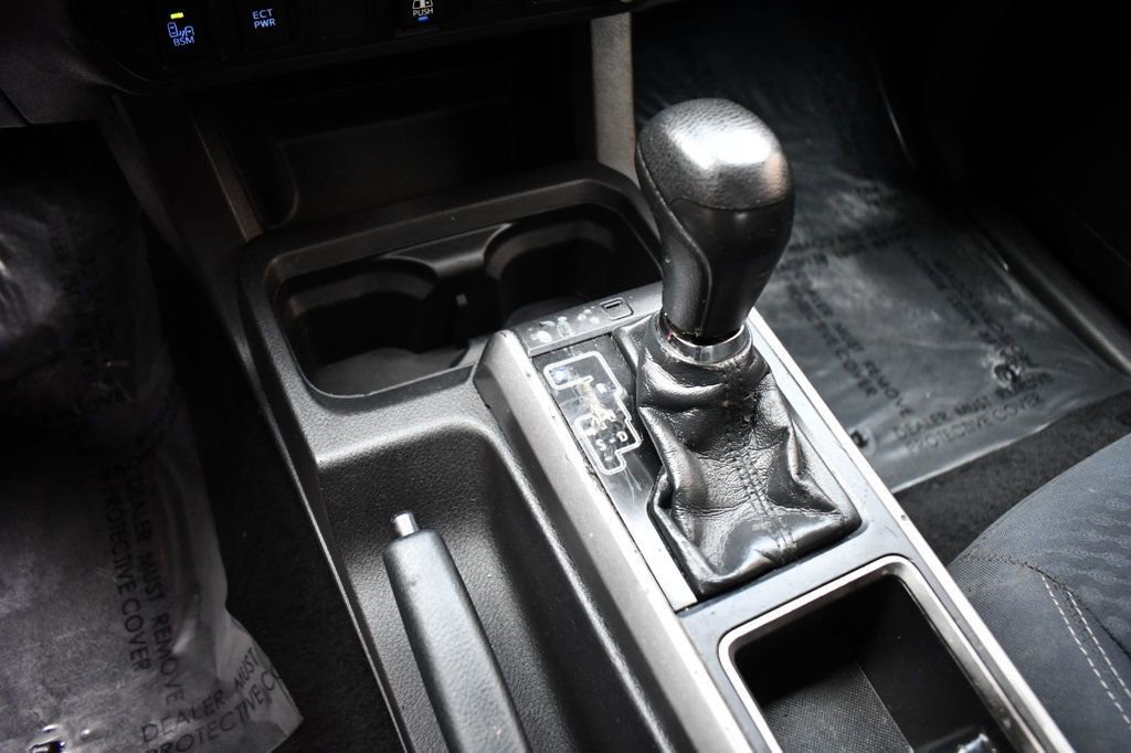 Used 2021 Toyota Tacoma SR5 w/ Trail Edition image 28