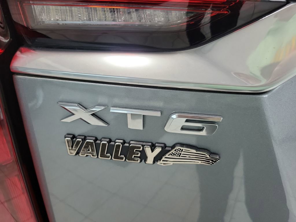 Used 2025 Cadillac XT6 Premium Luxury image 18