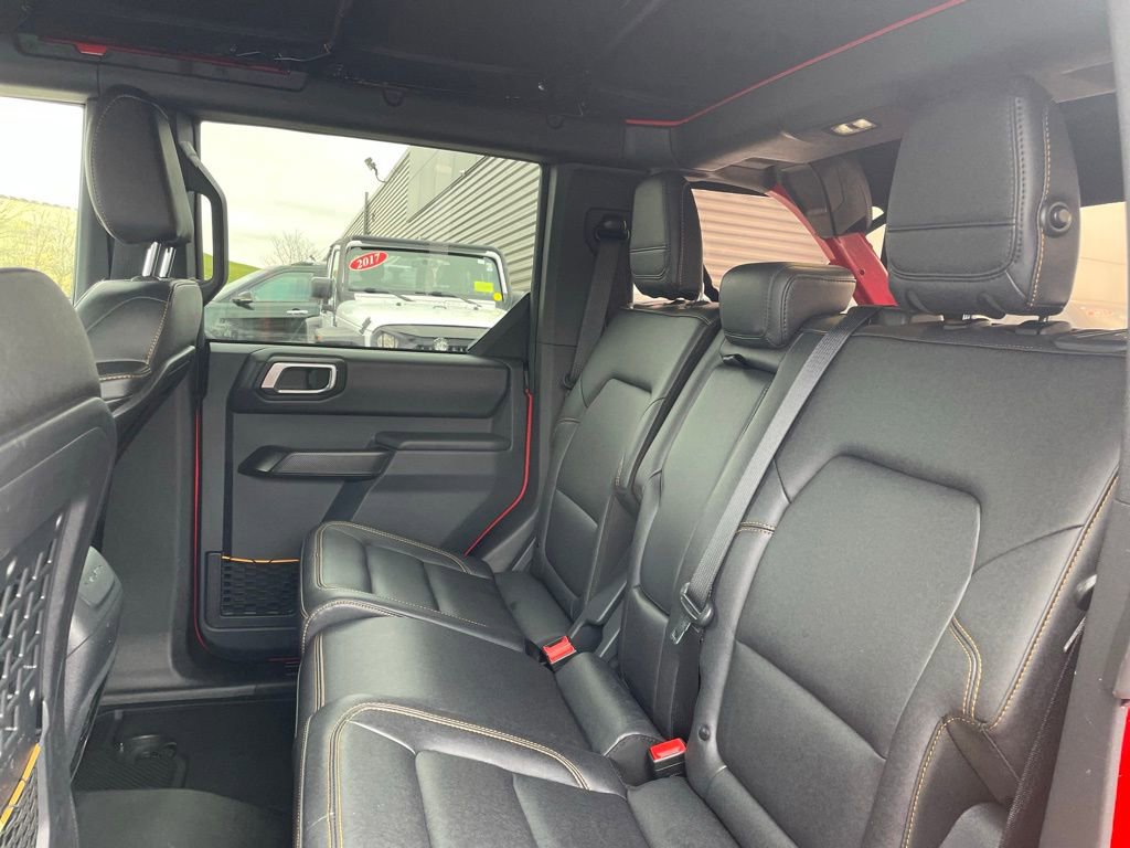 Used 2024 Ford Bronco Badlands image 11