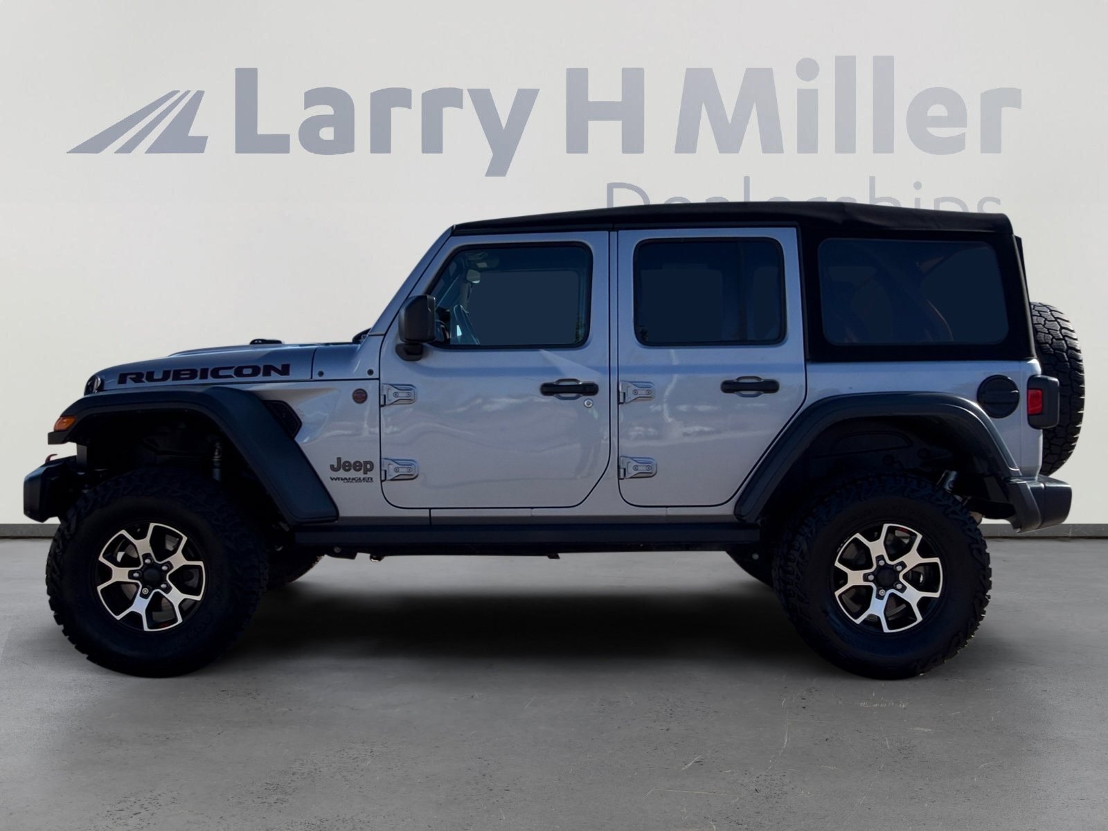 Used 2021 Jeep Wrangler Unlimited Rubicon w/ Cold Weather Group AWD/4WD image 3