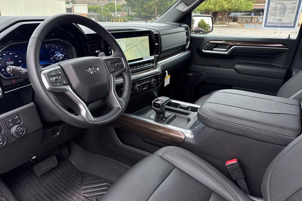 Used 2024 Chevrolet Silverado 1500 LT Trail Boss w/ LT Trail Boss Premium Package AWD/4WD image 10