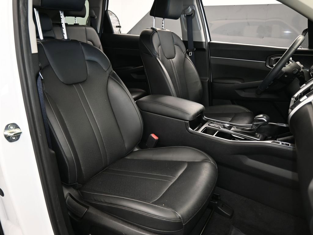 Used 2023 Kia Sorento S image 45