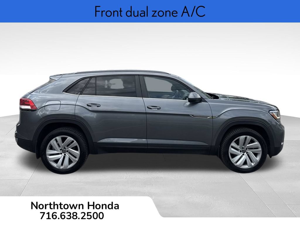 Used 2020 Volkswagen Atlas Cross Sport SE w/ Panoramic Sunroof Package AWD/4WD image 3