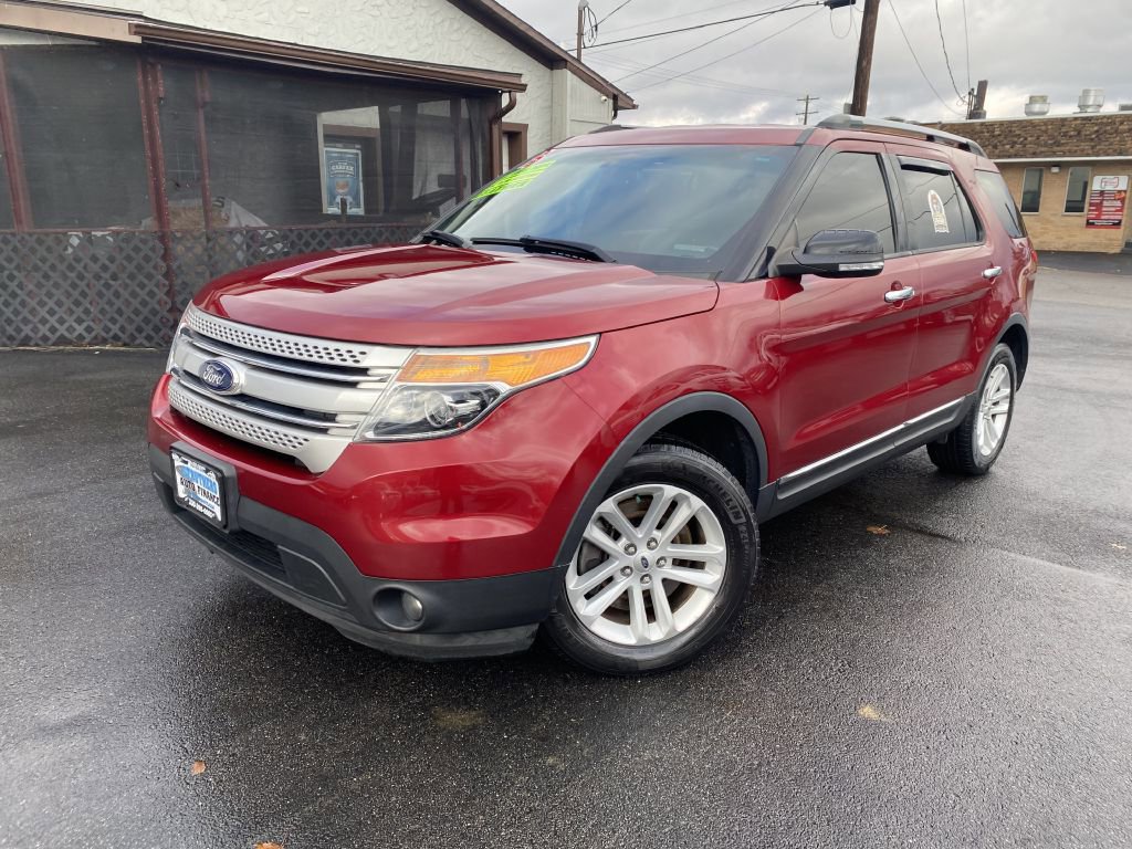 Used 2015 Ford Explorer XLT w/ Equipment Group 202A image 1
