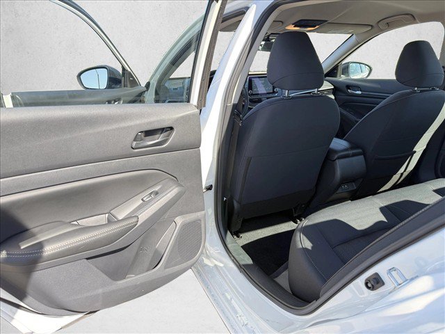 Used 2025 Nissan Altima 2.5 SV FWD image 20