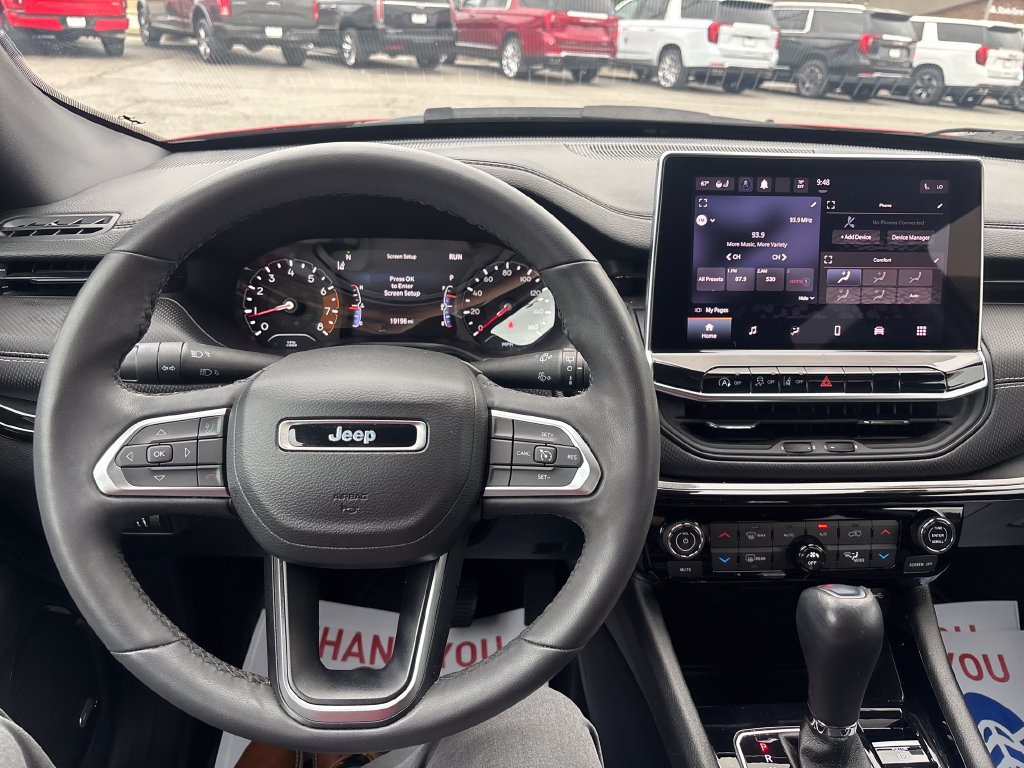 Used 2023 Jeep Compass Latitude w/ Sun and Sound Group AWD/4WD image 18