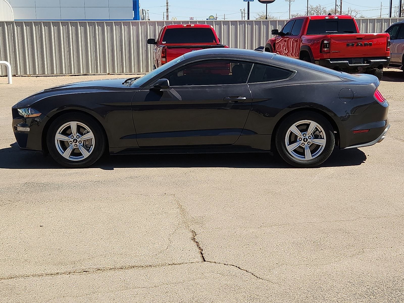 Used 2022 Ford Mustang EcoBoost image 2