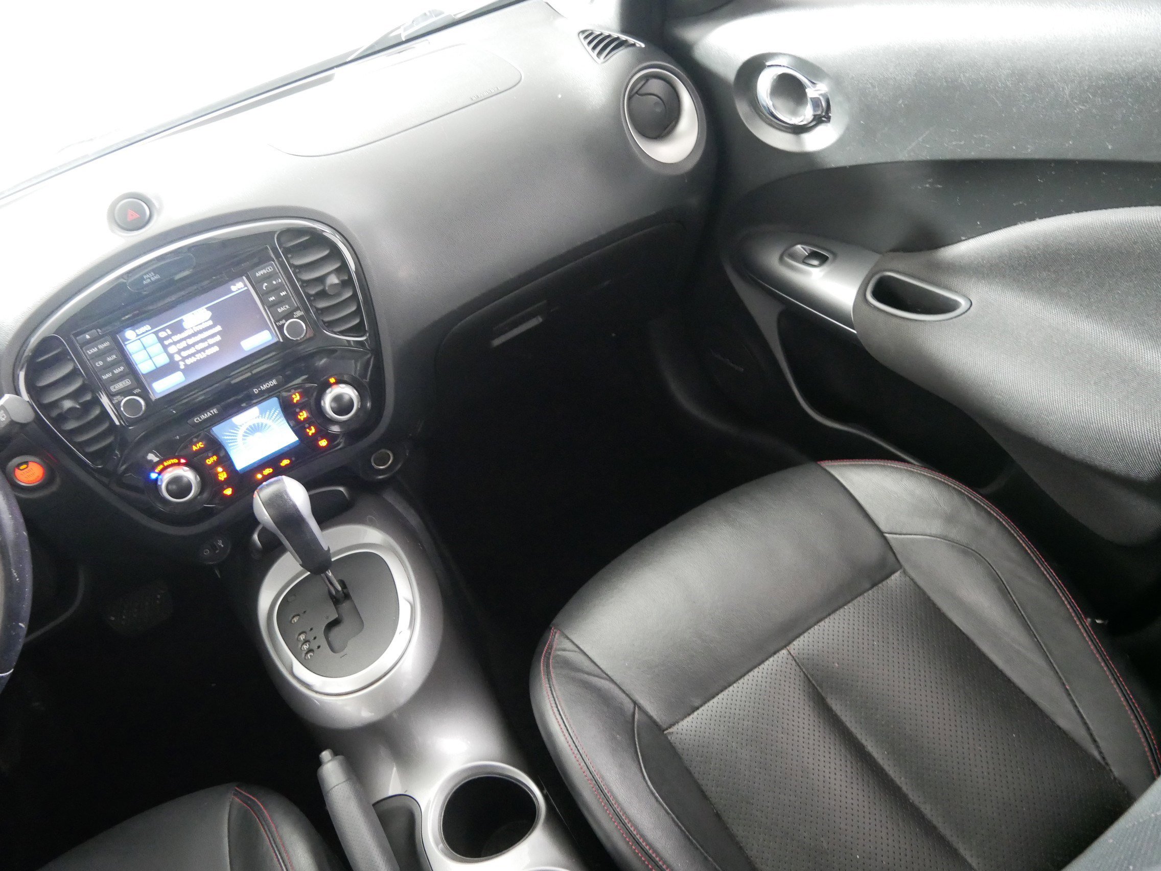 Used 2014 Nissan Juke SL image 11
