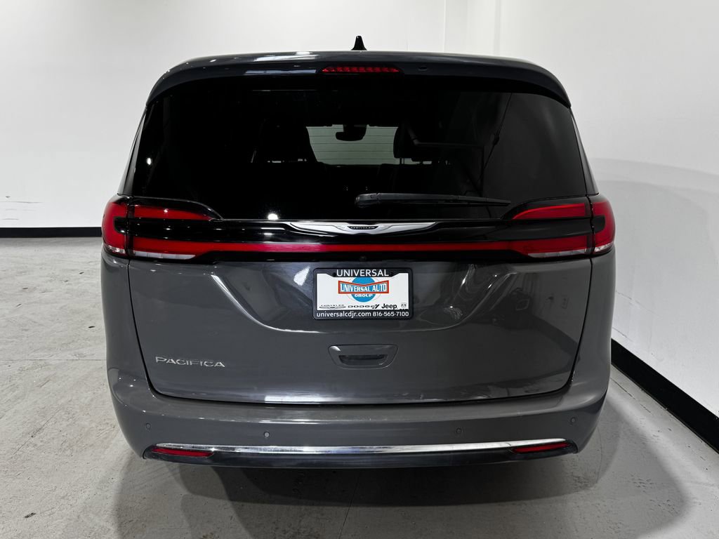 Used 2025 Chrysler Pacifica Select FWD image 26