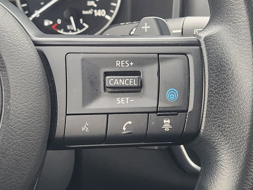 Used 2024 Nissan Rogue SV image 28