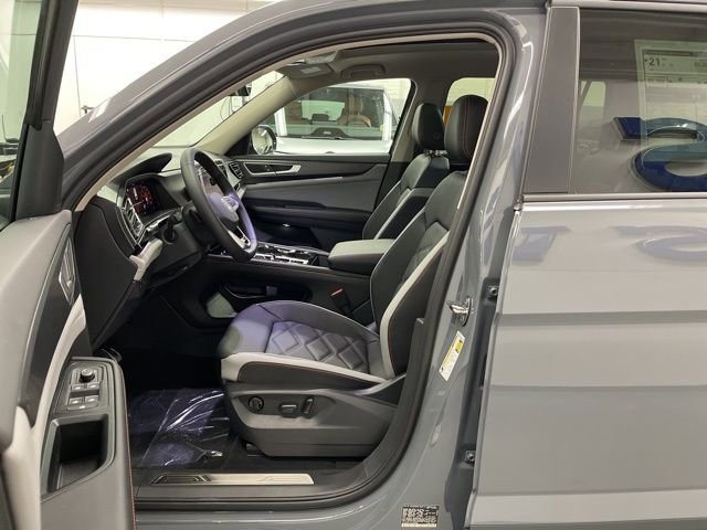 New 2026 Volkswagen Atlas Peak Edition image 9