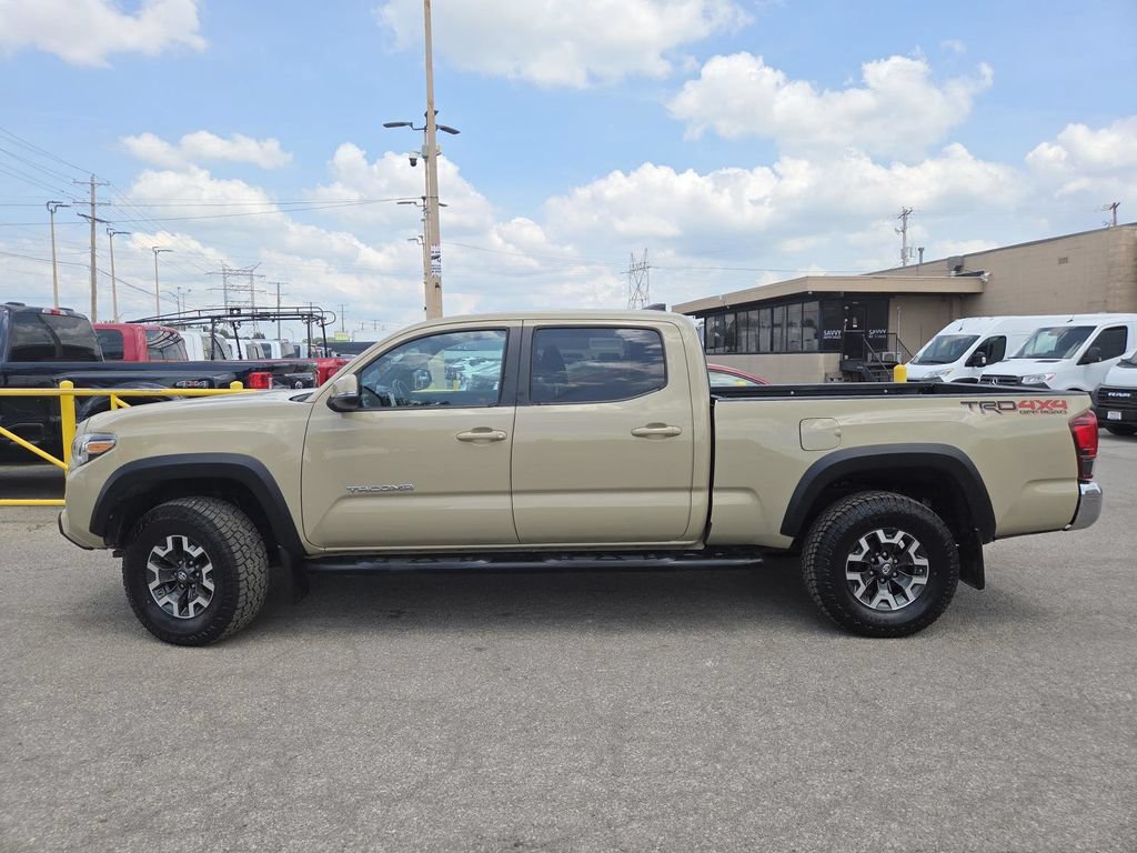 Used 2018 Toyota Tacoma TRD Off-Road AWD/4WD image 11