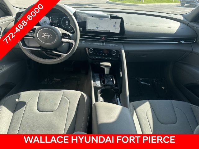 Used 2025 Hyundai Elantra SEL FWD image 16