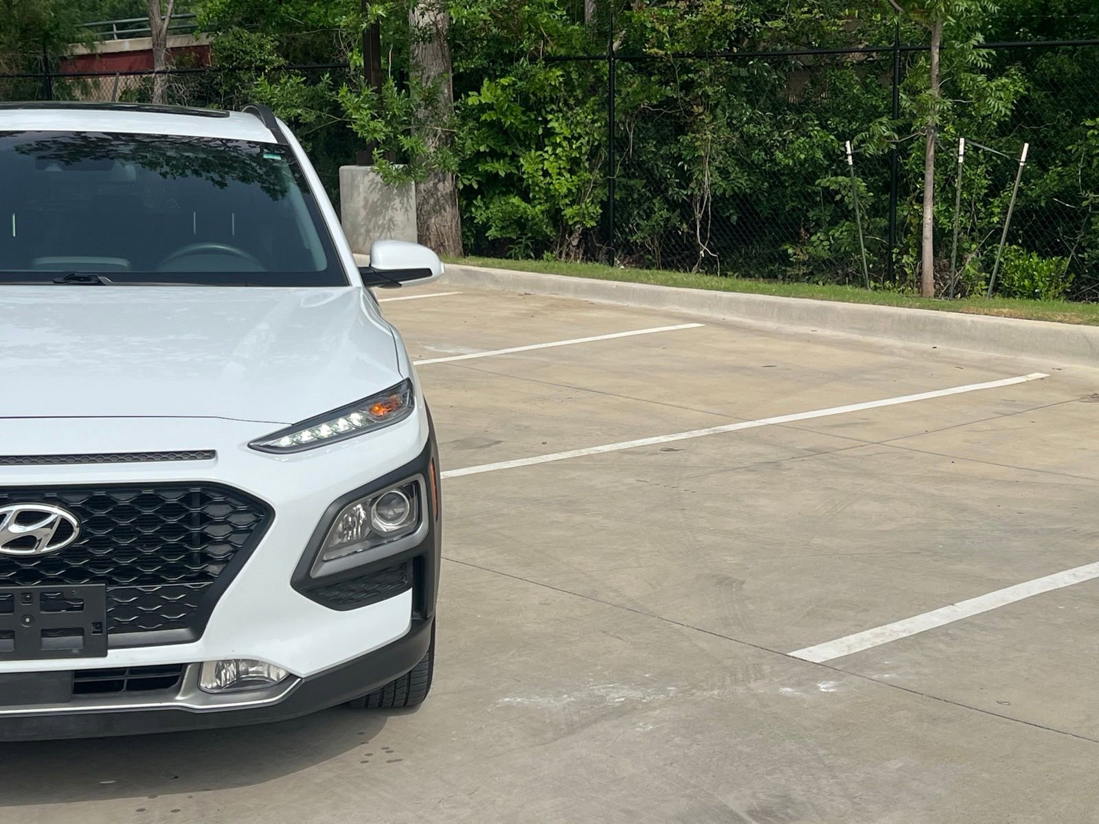 Used 2018 Hyundai Kona SEL w/ SEL Tech Package 02 FWD image 3