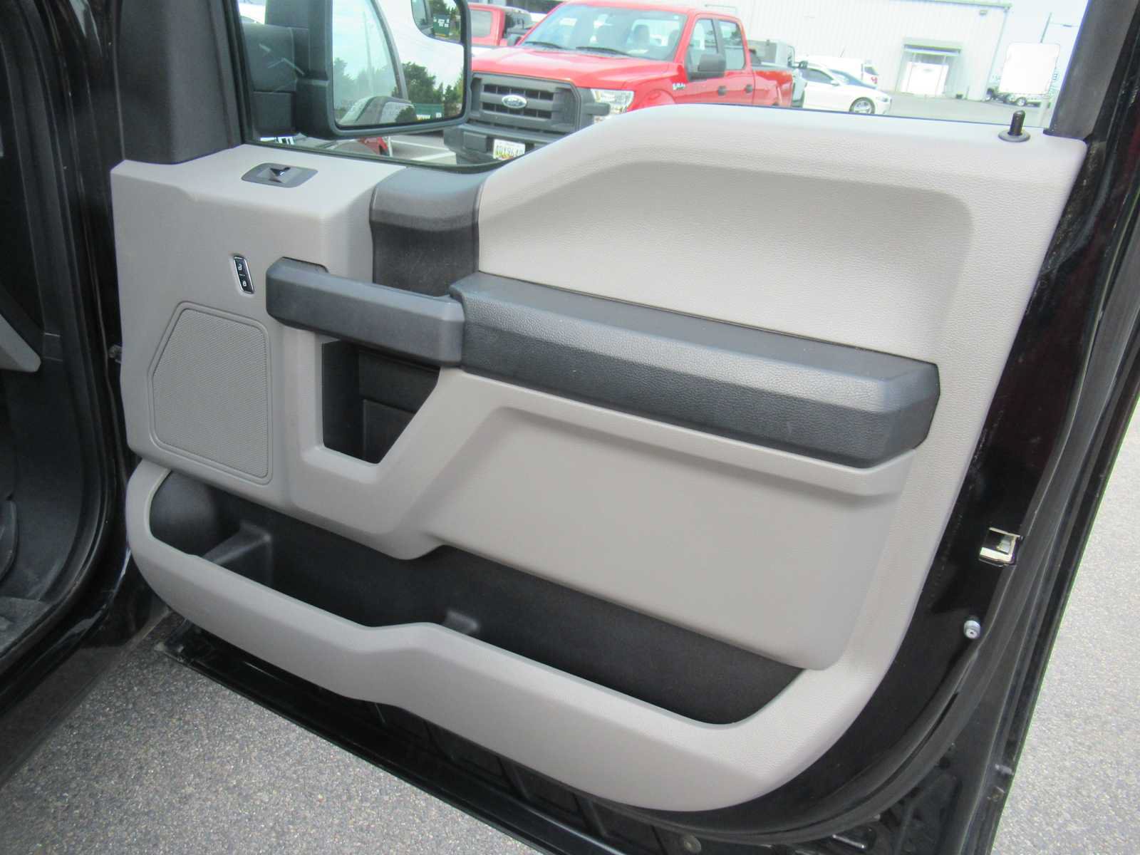 Used 2018 Ford F150 XL w/ Equipment Group 101A Mid AWD/4WD image 15