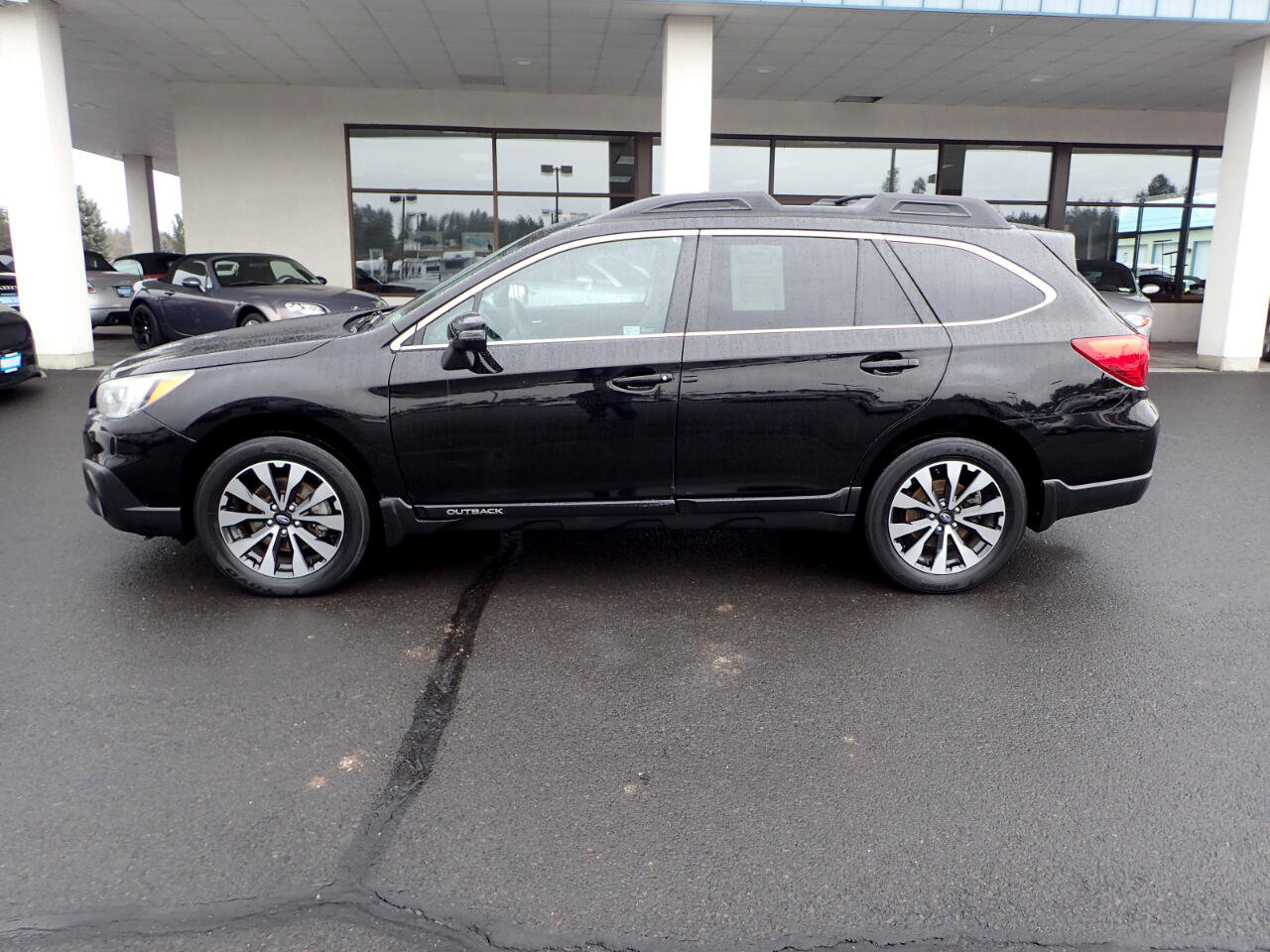 Used 2016 Subaru Outback 2.5i Limited image 2