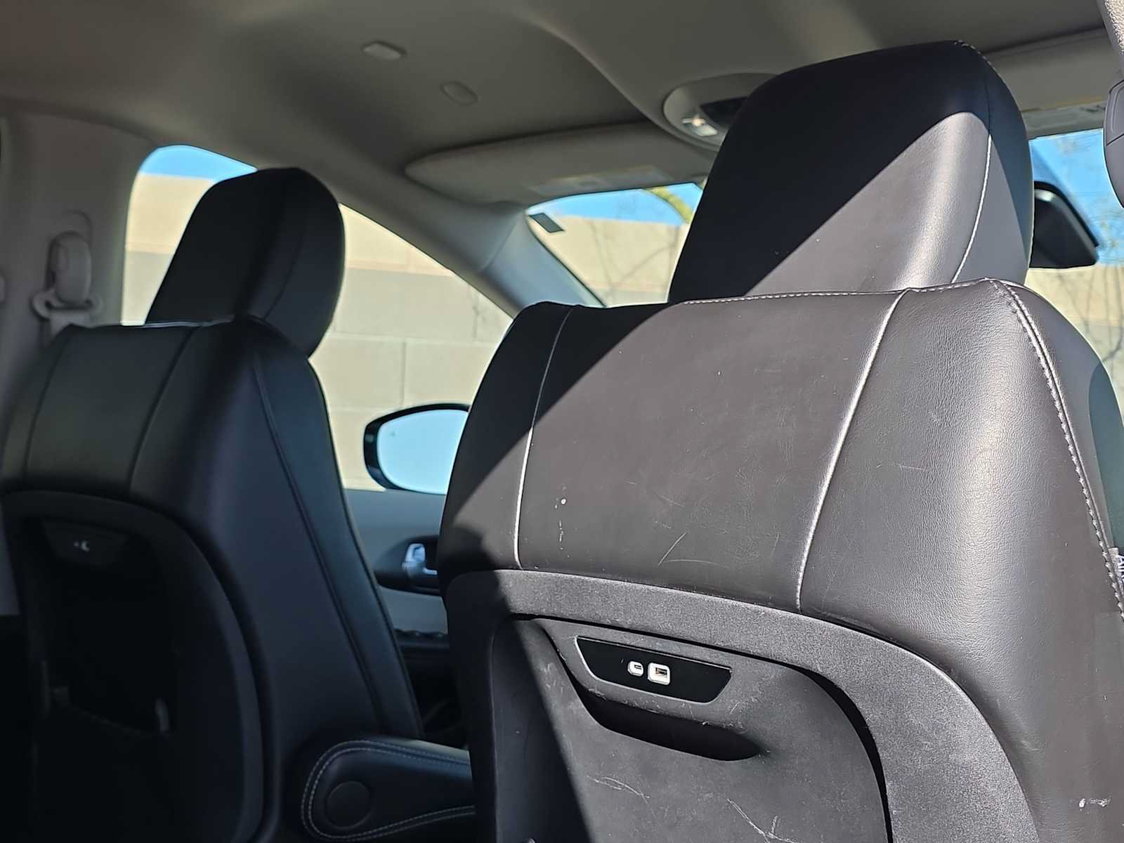 Used 2024 Chrysler Pacifica Limited FWD image 16