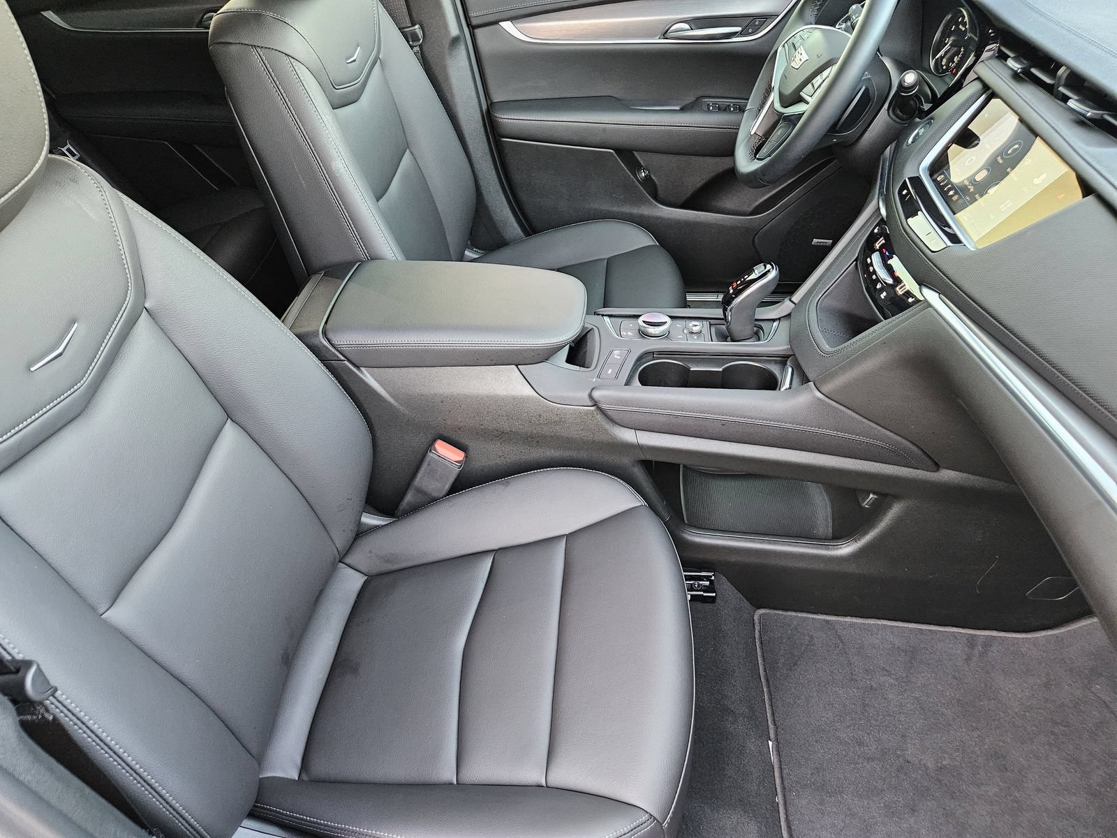 New 2026 Cadillac XT5 Luxury AWD/4WD image 17