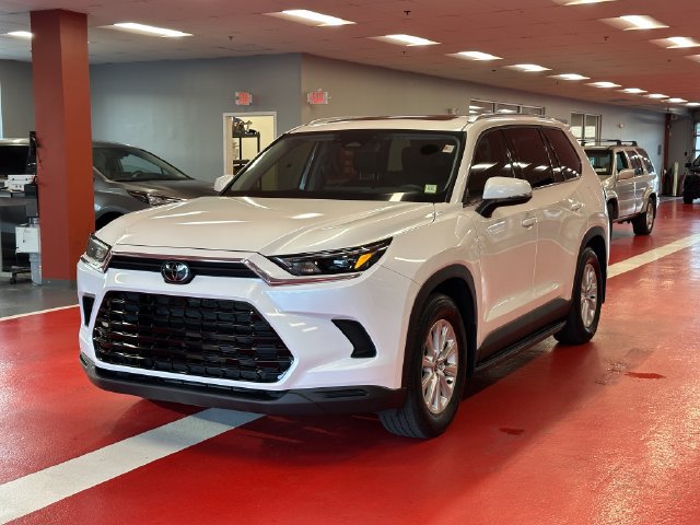 Certified 2024 Toyota Grand Highlander AWD image 7