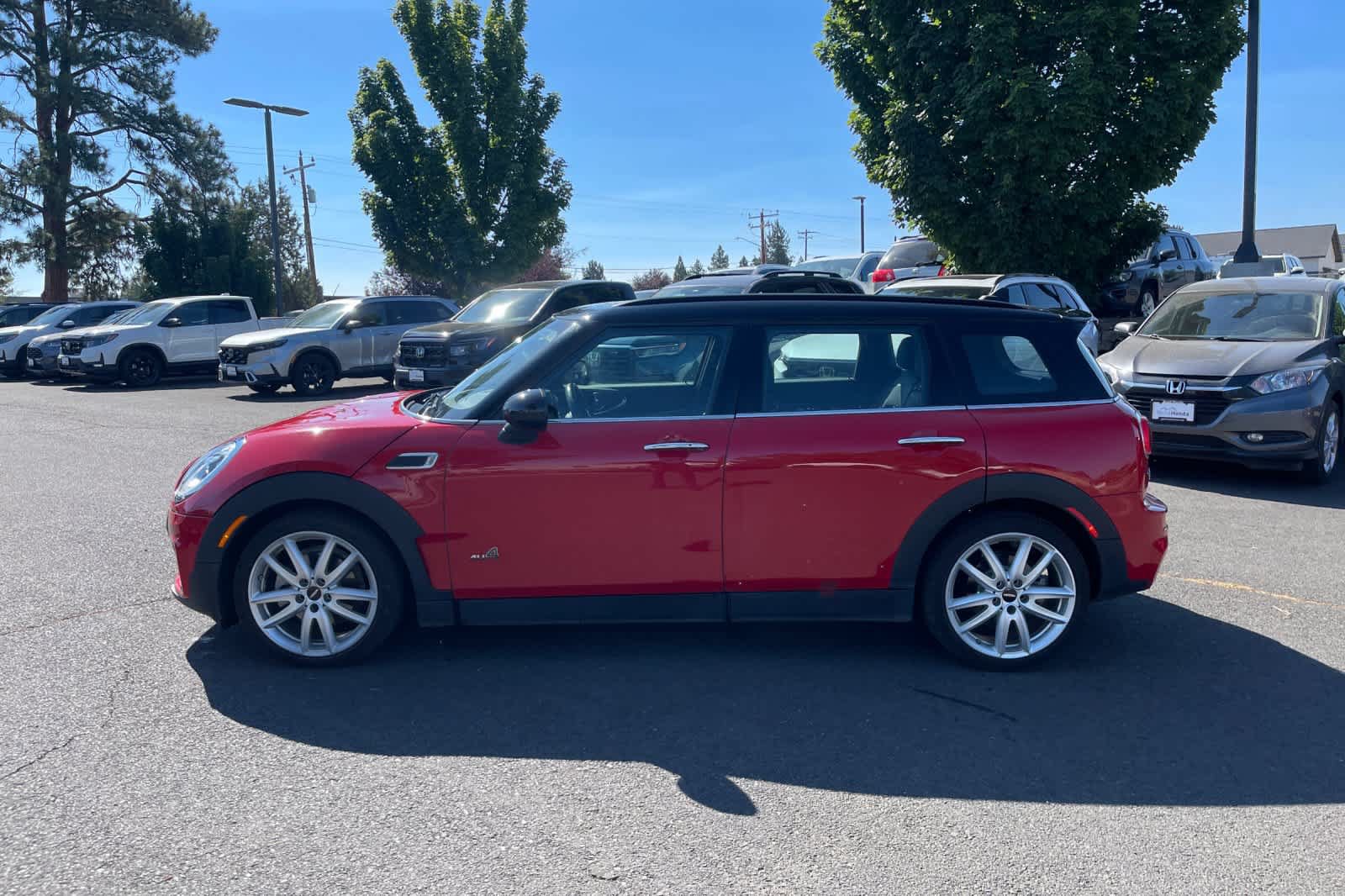 Used 2017 MINI Cooper Clubman ALL4 AWD/4WD image 2