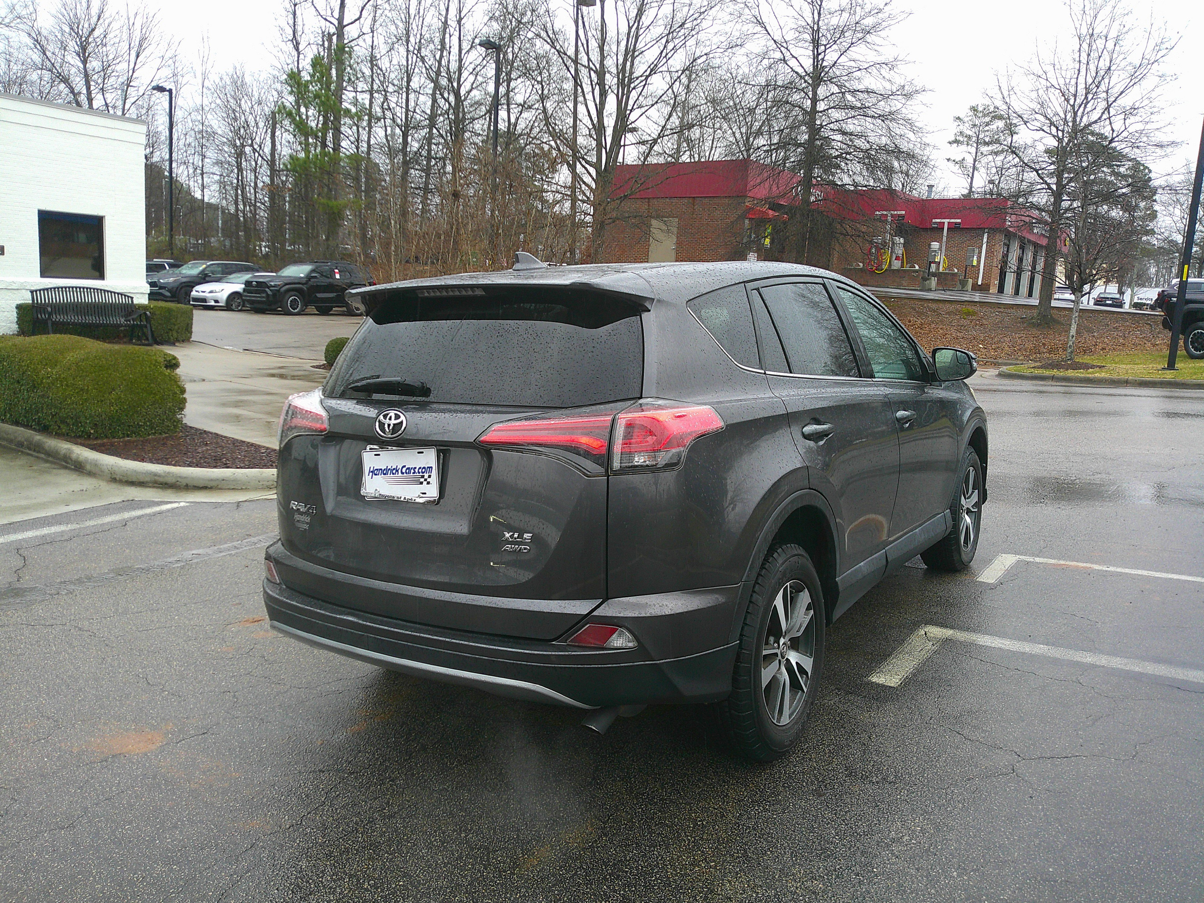 Used 2018 Toyota RAV4 XLE image 12