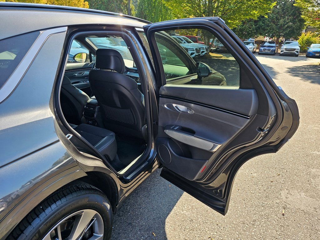 Used 2025 Genesis GV70 3.5T Sport image 26