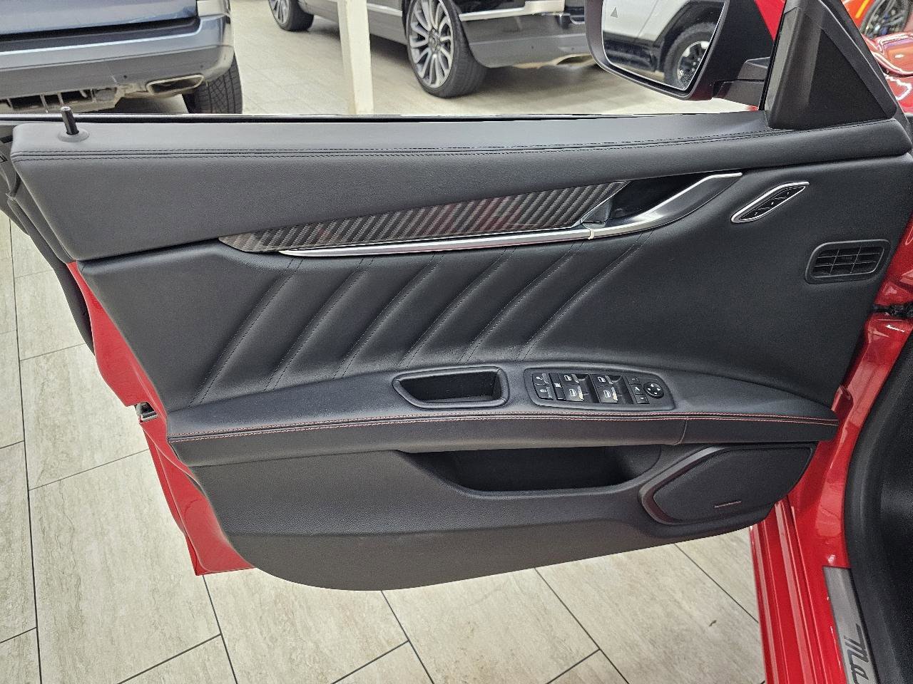 Used 2022 Maserati Ghibli F Tributo image 40