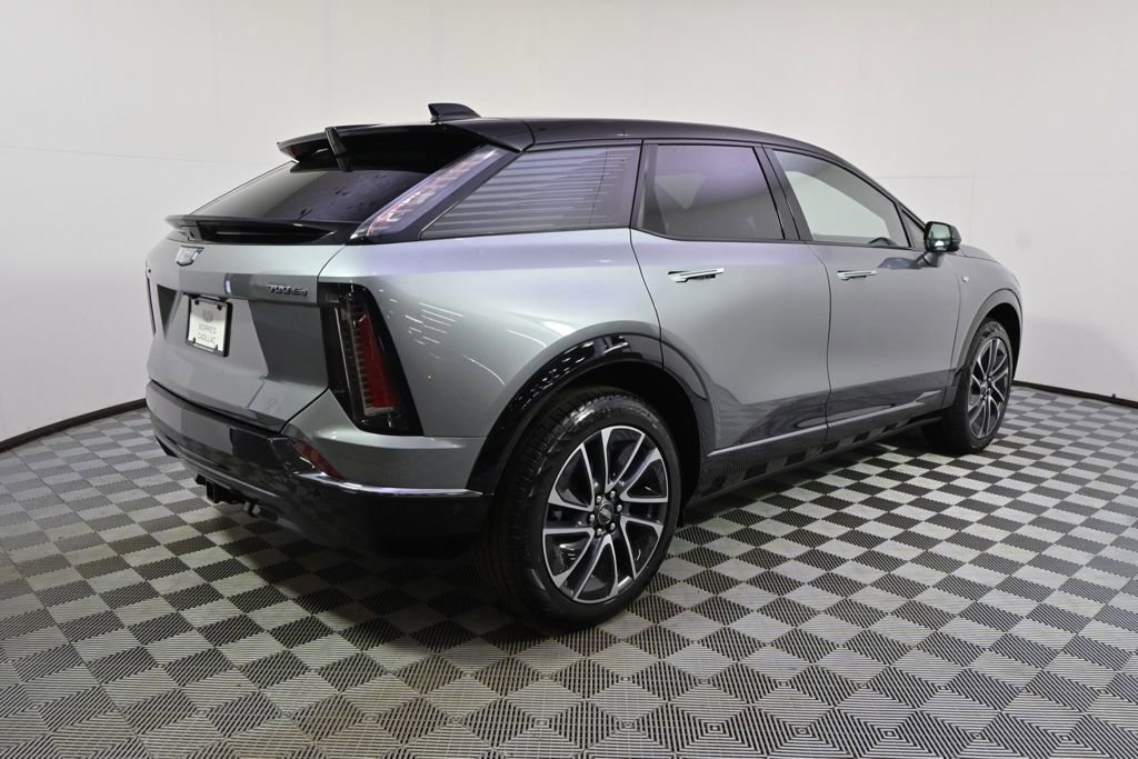 New 2026 Cadillac Optiq Sport 1 w/ LPO, Floor Liner Package AWD/4WD image 7