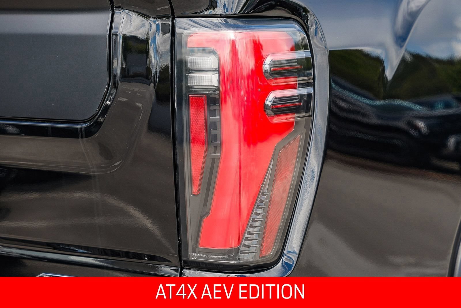 Used 2025 GMC Sierra 2500 AT4X w/ AT4X AEV Edition AWD/4WD image 9