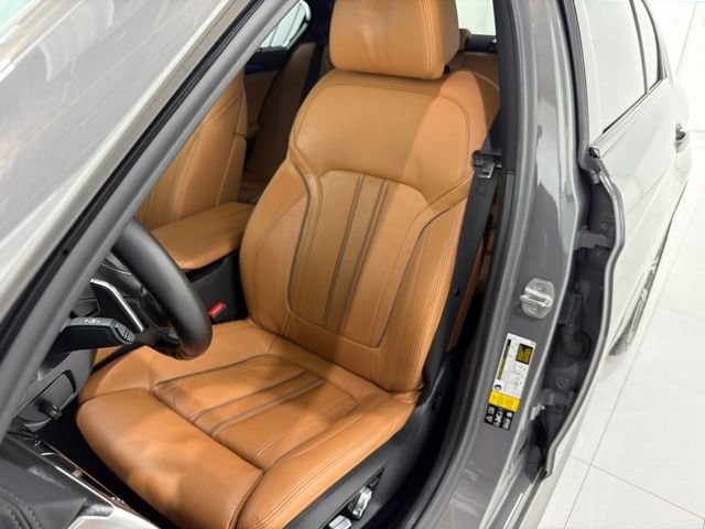Used 2021 BMW M550i xDrive w/ Executive Package AWD/4WD image 13