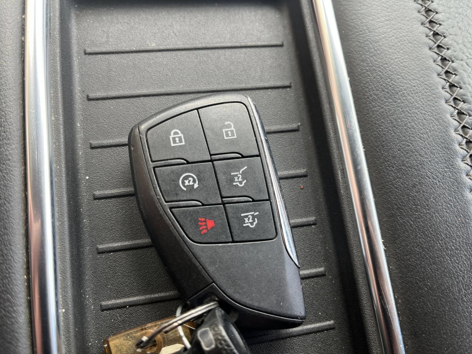 Used 2023 GMC Yukon Denali AWD/4WD image 25