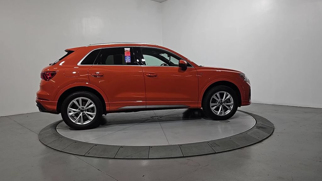 Used 2024 Audi Q3 2.0T Premium Plus w/ Premium Plus Package AWD/4WD image 7
