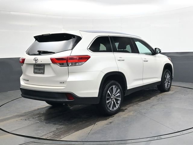 Used 2019 Toyota Highlander XLE image 4
