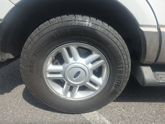 Used 2005 Ford Expedition XLT RWD image 5