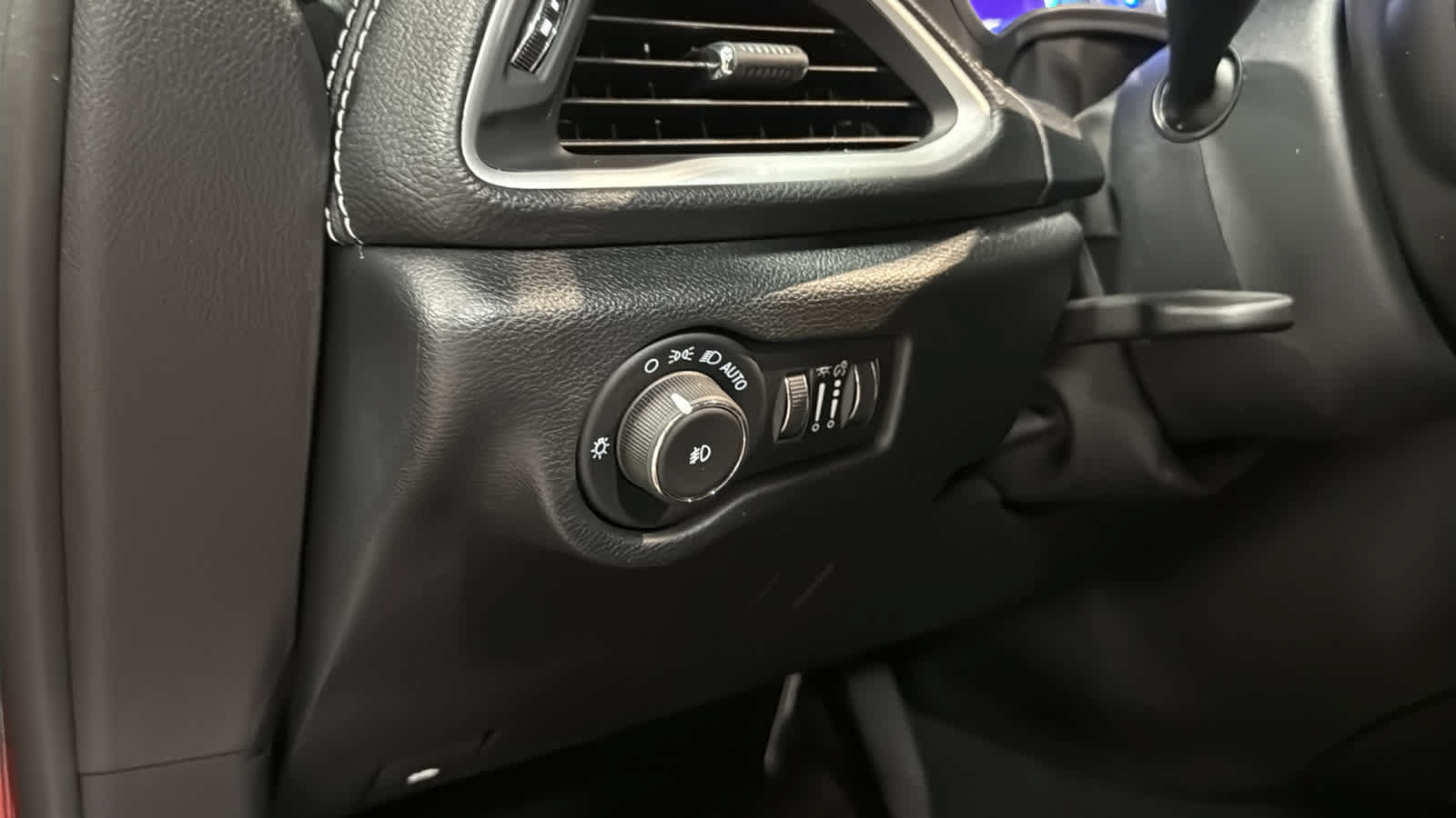 Used 2025 Chrysler Pacifica Select FWD image 22