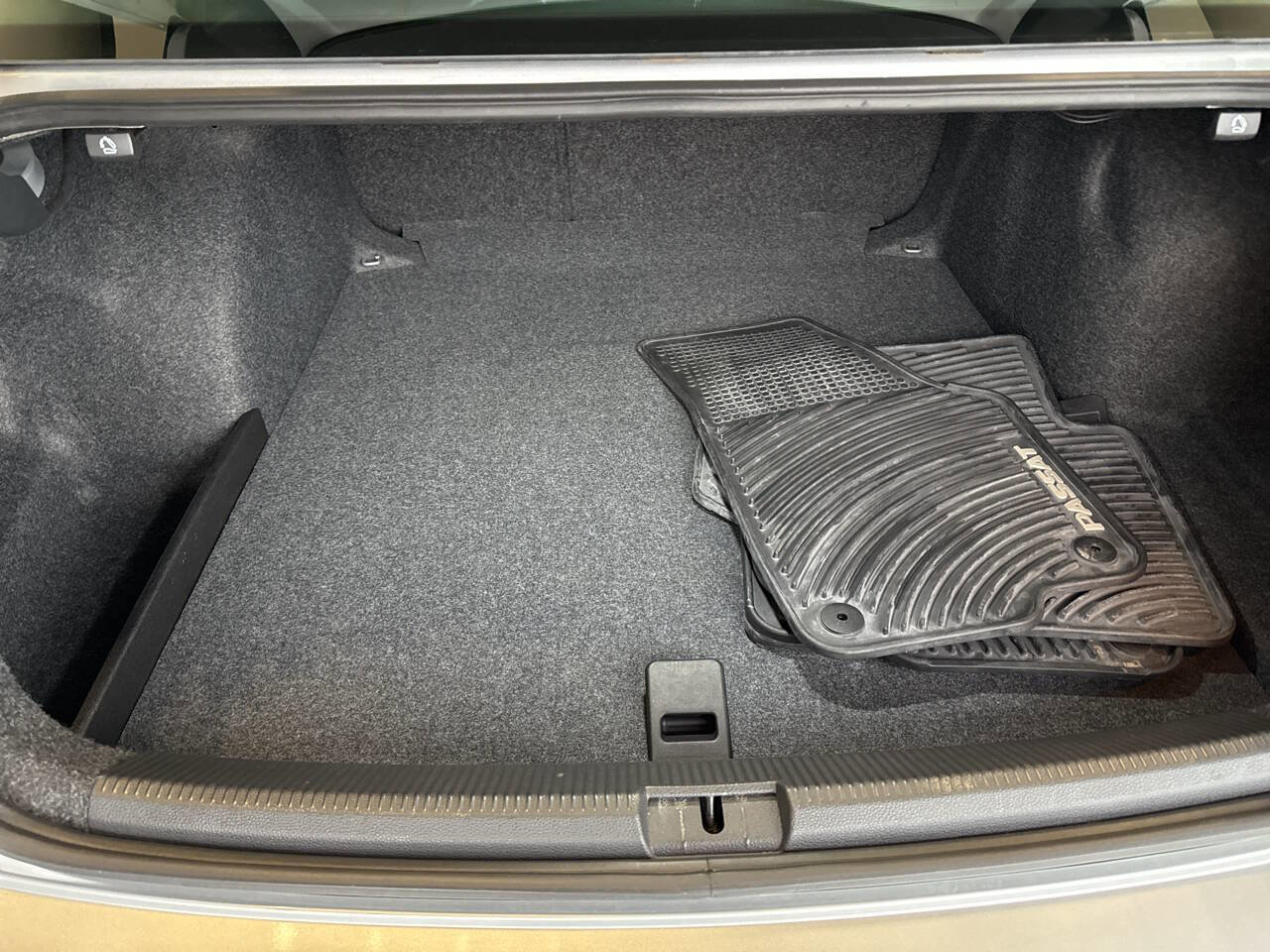 Used 2015 Volkswagen Passat 1.8T S FWD image 28