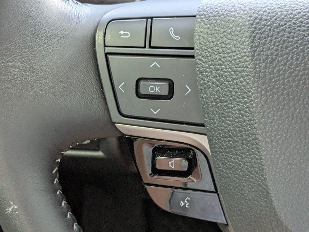 Used 2025 Toyota Camry SE w/ Multimedia Upgrade Package FWD image 23