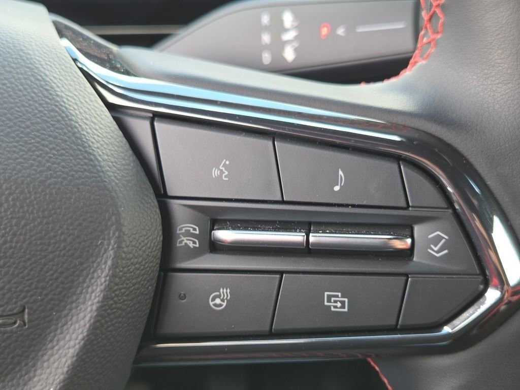 Used 2025 Chevrolet Equinox EV RS FWD image 16