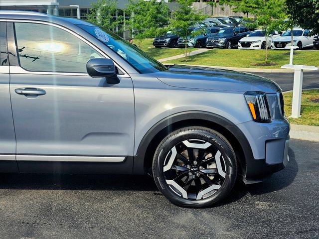 Used 2023 Kia Telluride EX w/ EX Captain's Chair Package FWD image 5