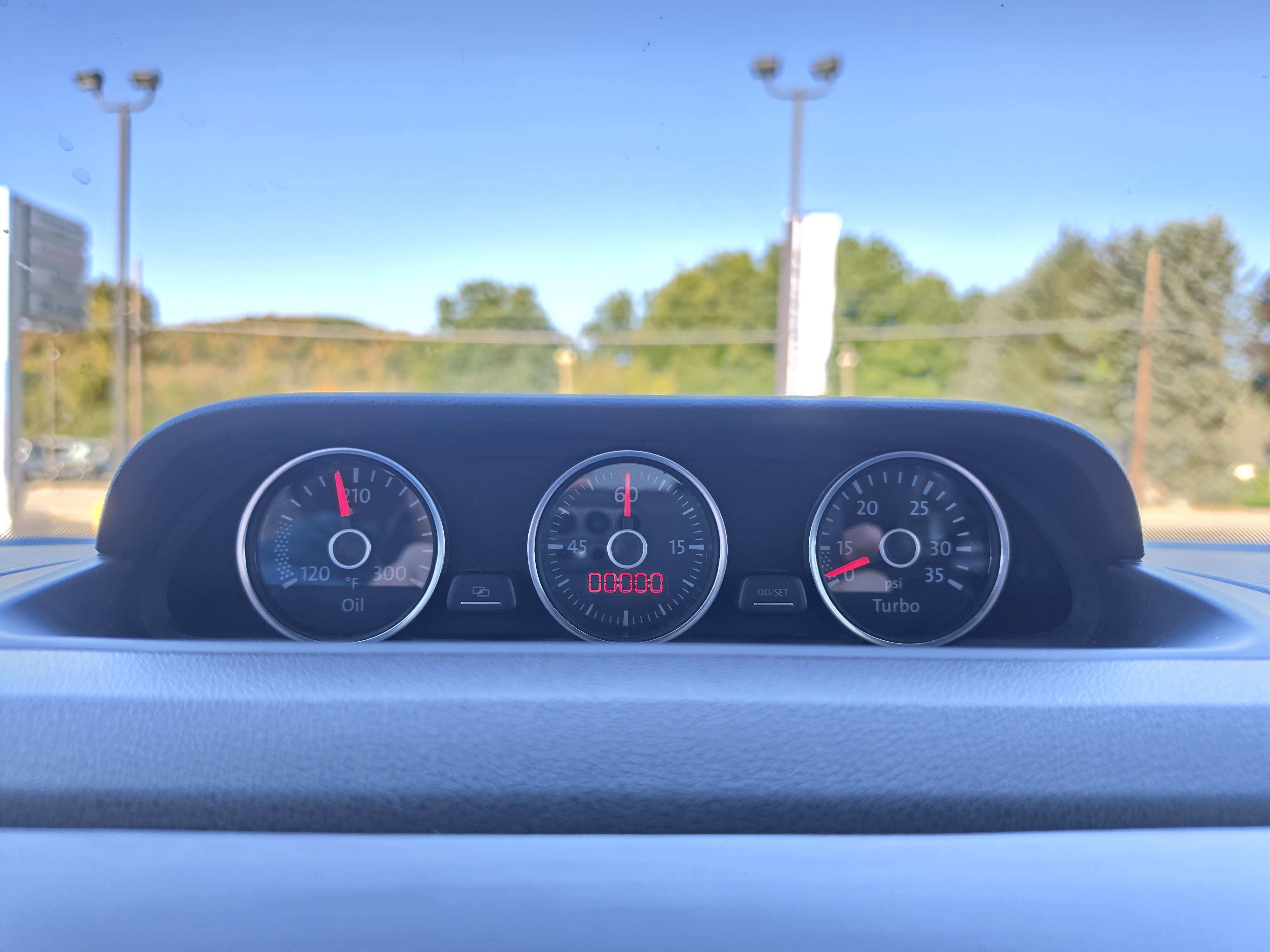 Used 2013 Volkswagen Beetle Turbo FWD image 27