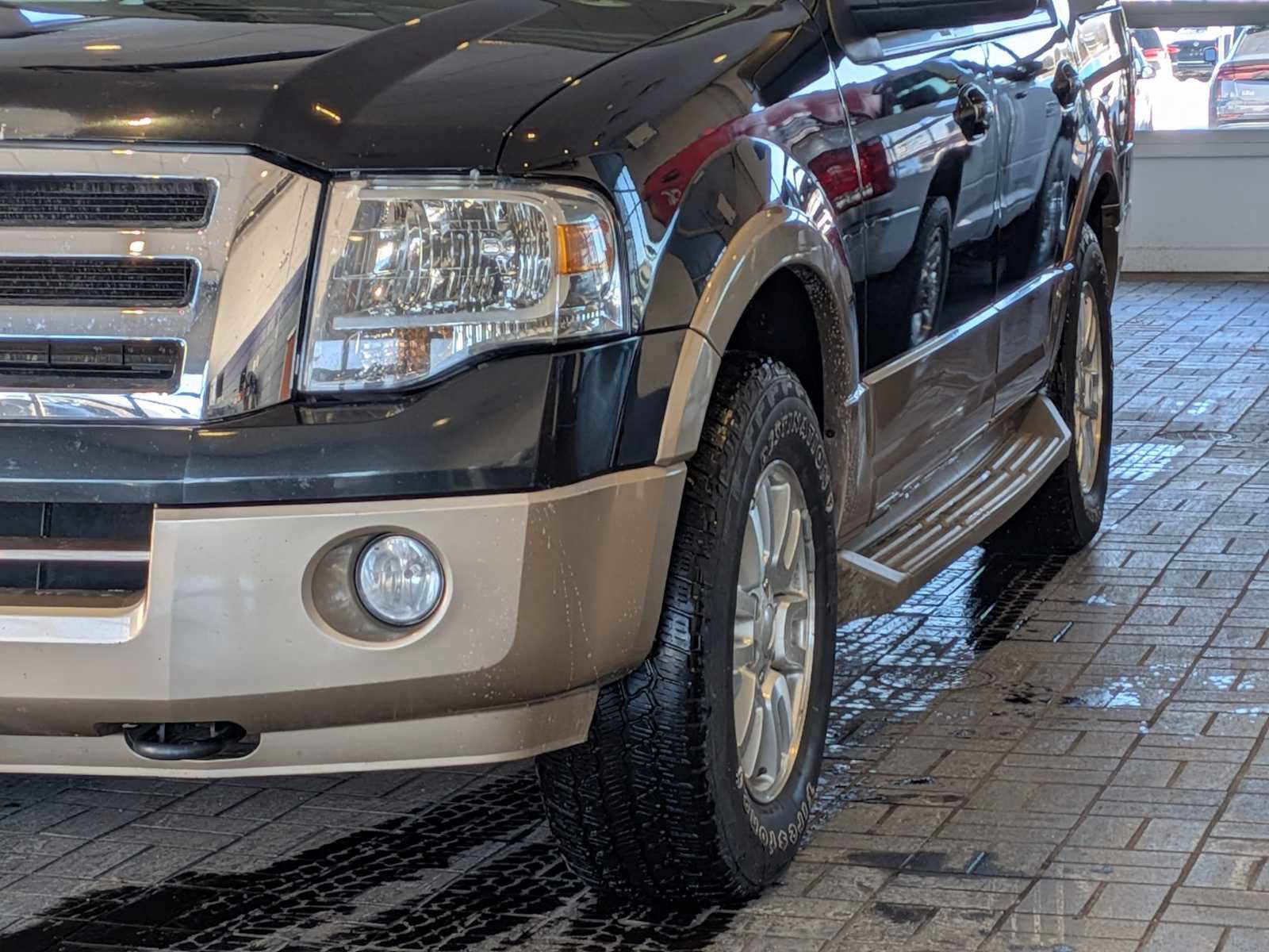 Used 2014 Ford Expedition XLT w/ Equipment Group 202A image 10