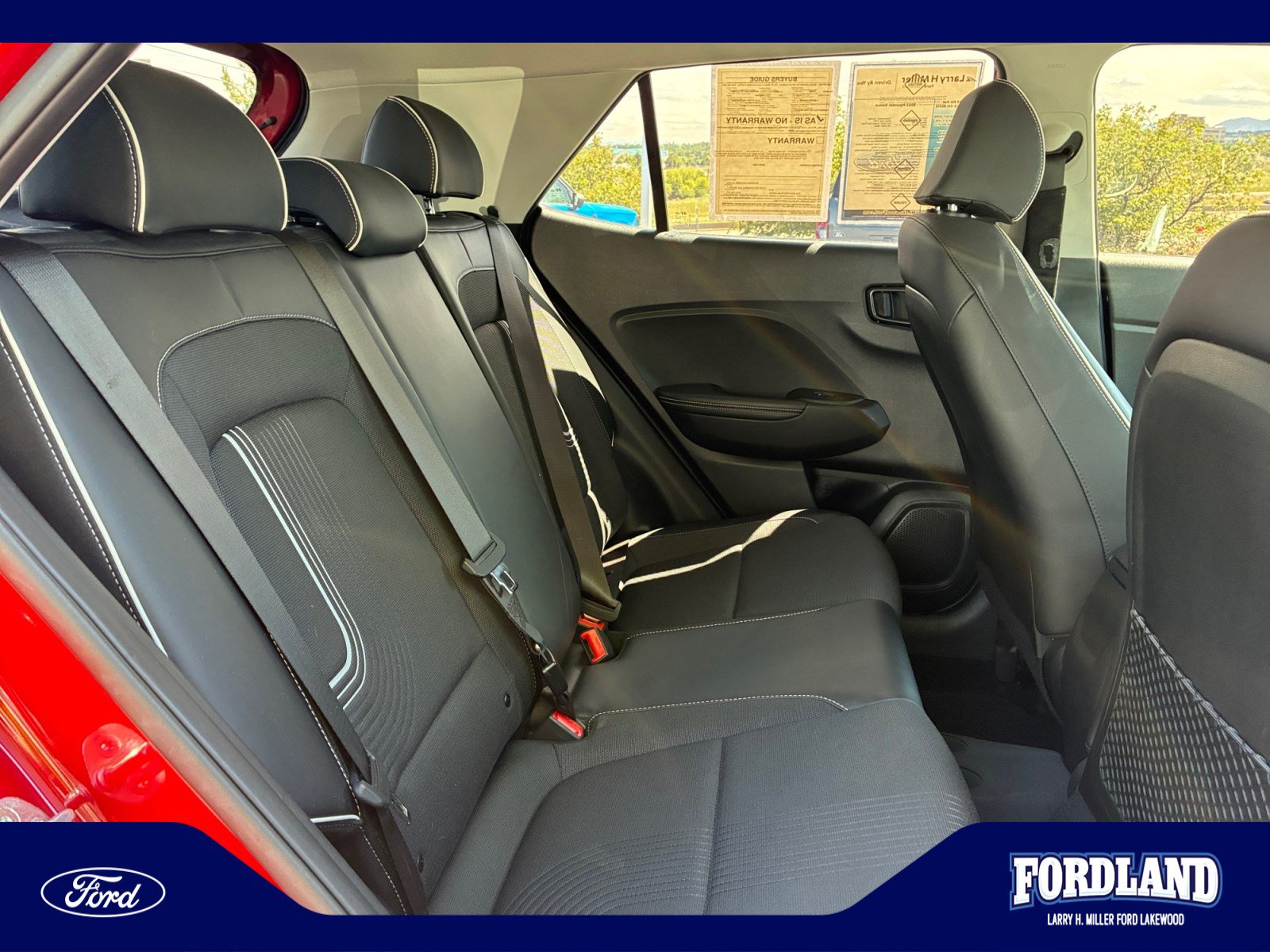 Used 2023 Hyundai Venue Limited FWD image 17