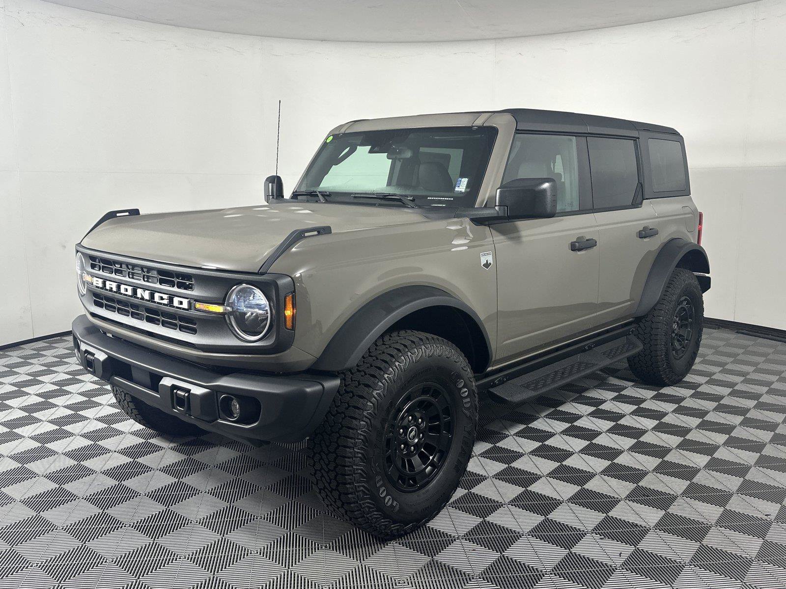 New 2026 Ford Bronco Big Bend w/ Black Diamond Package AWD/4WD image 3